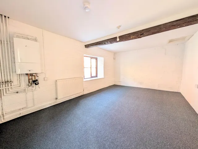 Market Hill, Rothwell, NN14, photo 2