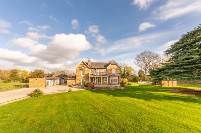 The Old Vicarage, St Marys Road, Wexham, photo 1
