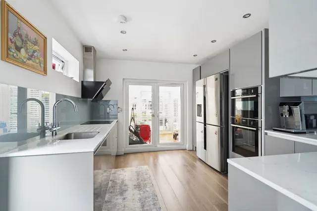 Woodford Crescent, Pinner, HA5, photo 3