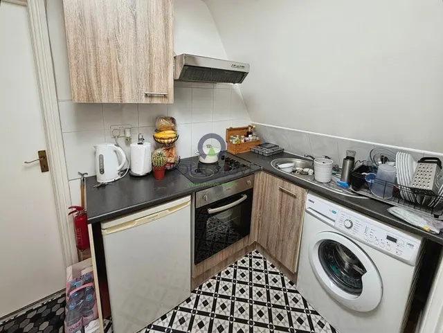 Photo 3 — High Street, Sutton, SM1