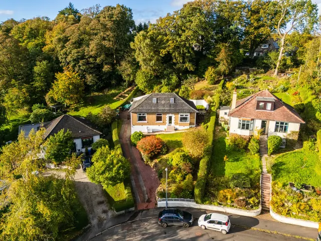 Douglas Park Crescent, Bearsden, G61, photo 1