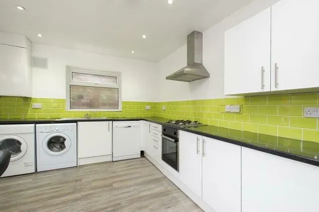 Derby Grove, Nottingham, NG7, photo 3
