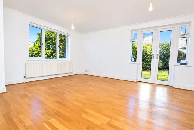 Kings Road, Shalford, GU4, photo 3