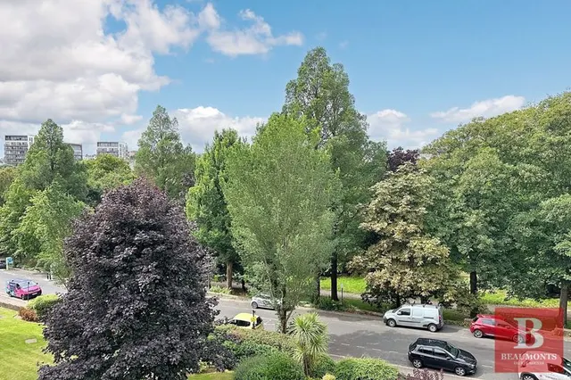 Photo 2 — Preston Park Avenue, Brighton BN1 6HR