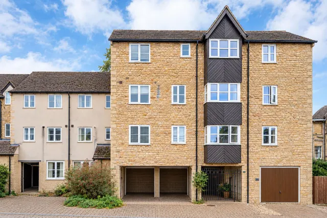 Lambert Mews, Stamford, PE9, photo 1