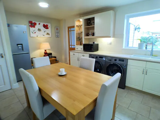 Cox Drive, Bottesford, NG13, photo 3