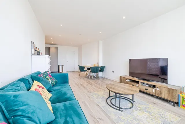Cherry Tree Road, Watford, WD24, photo 3