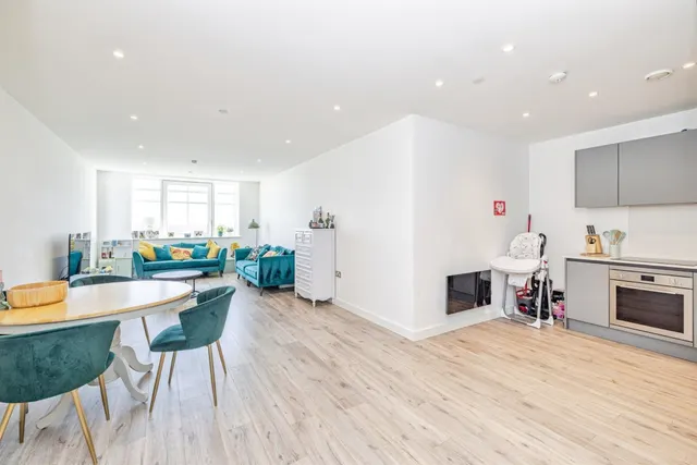 Cherry Tree Road, Watford, WD24, photo 2