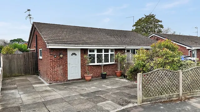 Kempton Grove, Cheadle, ST10, photo 1