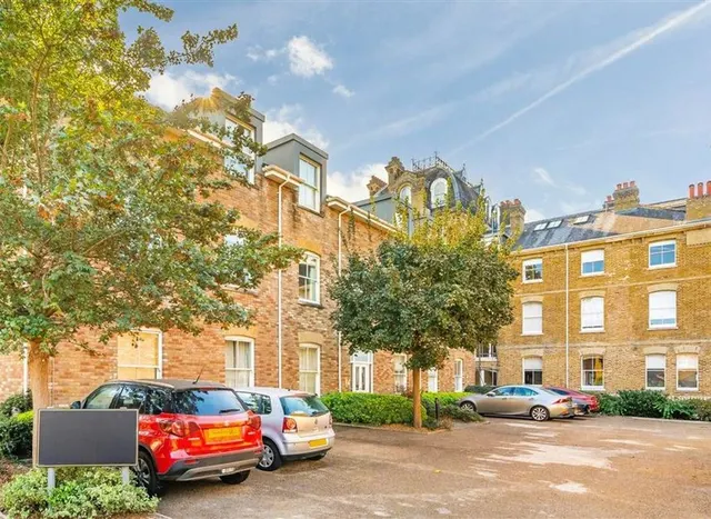 Langdon Park, Teddington, TW11, photo 1