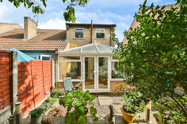 Nicholas Road, Beeston, NG9, photo 2
