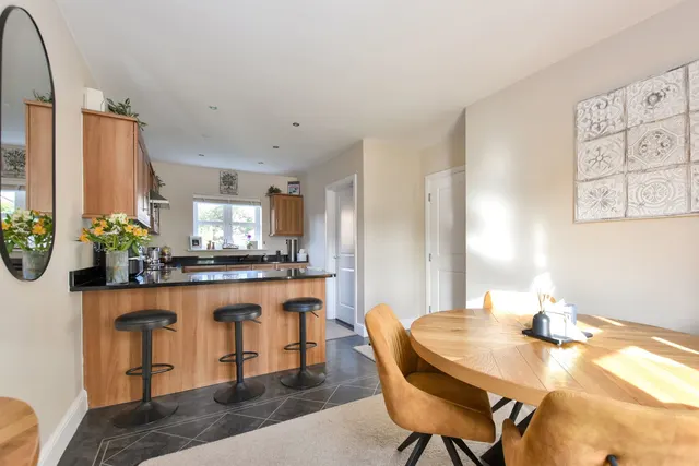 St. Annes Drive, Stanley, WF1, photo 3