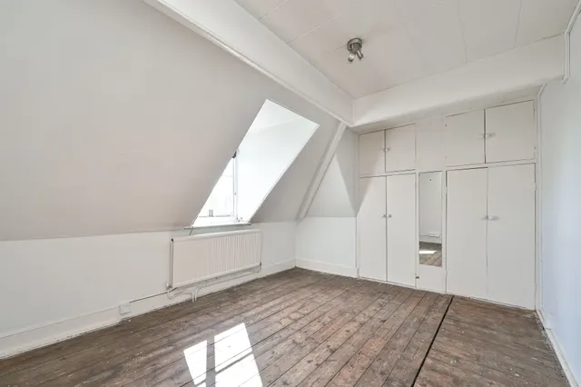 London, NW3, photo 2