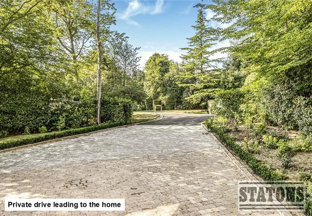 Photo 3 — Burwood Place, Hadley Wood, Hertfordshire, EN4 0NB