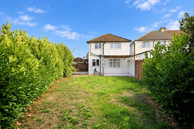 Kings Road, London Colney, AL2, photo 1