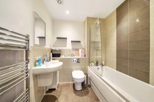 Photo 2 — Shute End, Wokingham, Berkshire, RG40 1BH