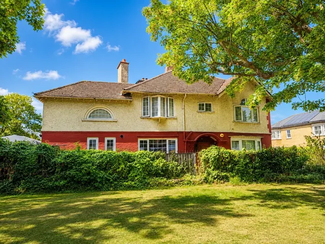 Bushey Road, Sutton, photo 1