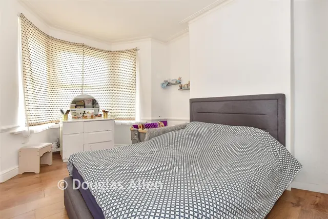 Woodlands Road, Ilford, IG1, photo 2
