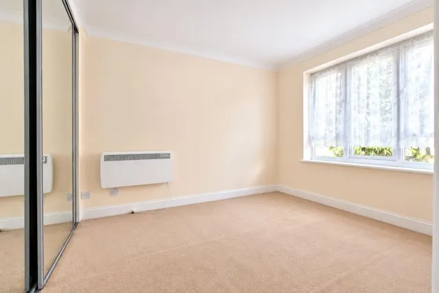 Frazer Close, Romford, RM1, photo 3