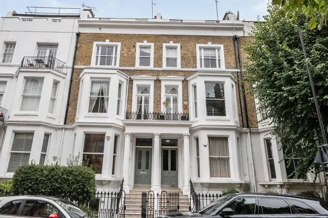 Photo 2 — Flat 1, 7-8 Cromwell Crescent, London