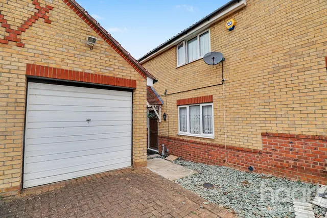 Chancel Close, Basildon, SS15, photo 1