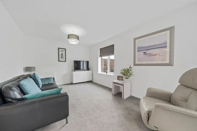 Photo 2 — Farm Croft Drive, Golborne, Warrington, Warrington, WA3 3YJ