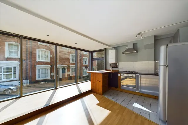 Hazelwood Road, Northampton, NN1, photo 1