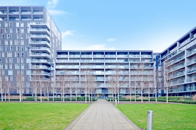 Flat 302, 25 Indescon Square, London, photo 1