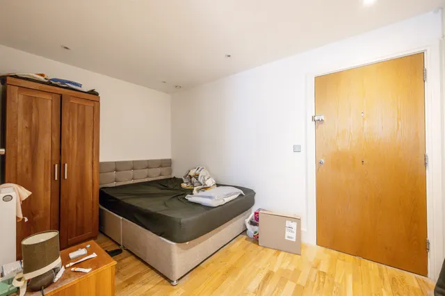 Photo 3 — Flat 302, 25 Indescon Square, London