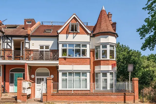 Photo 2 — Southfield Road, Chiswick, London, W4