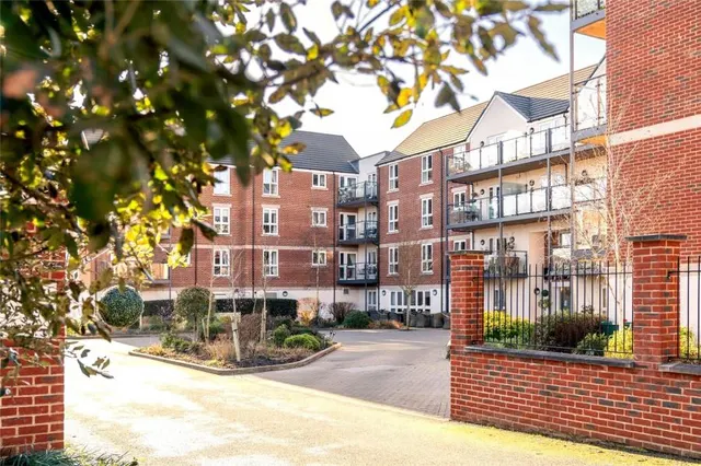 Albert Court, Henley-On-Thames, RG9, photo 1
