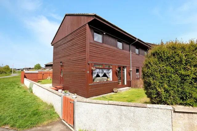 Hawthorn Crescent, Mintlaw, AB42, photo 1