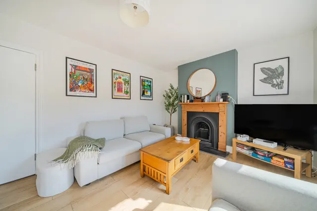 Photo 3 — Lordship Lane, SE22