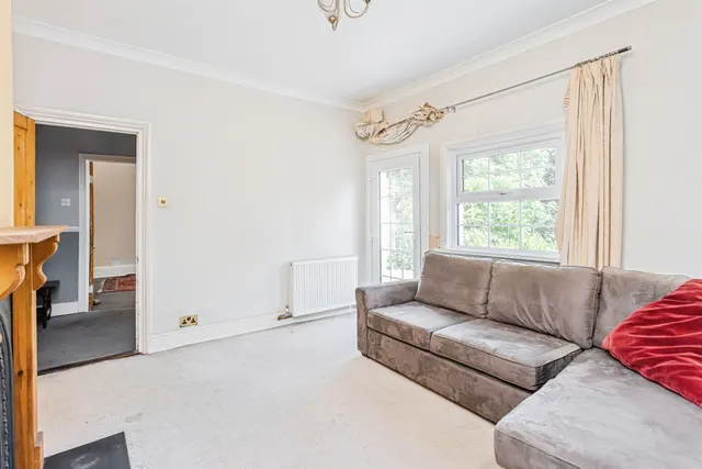 Junction Road, Burgess Hill, RH15, photo 3