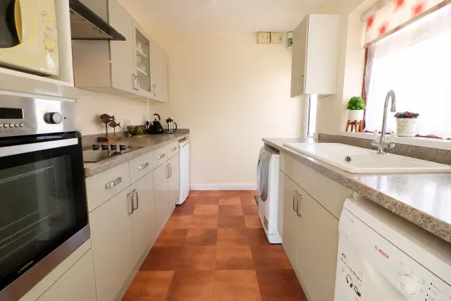 Whitehouse Drive, Long Stratton, photo 1
