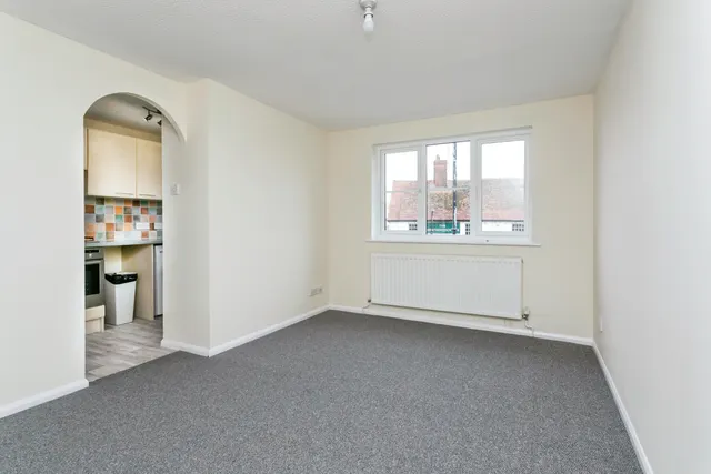 Cranbrook, Woburn Sands, MK17, photo 2