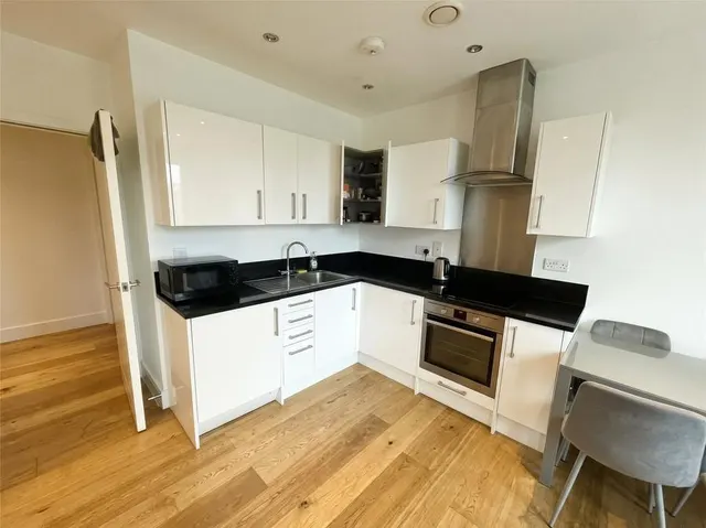Upper Charles Street, Camberley, GU15, photo 2