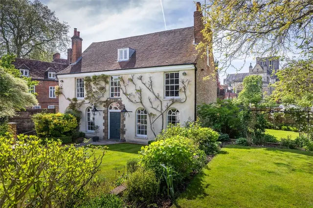 Colebrook Street, Winchester, Hampshire, SO23 9LH, photo 1