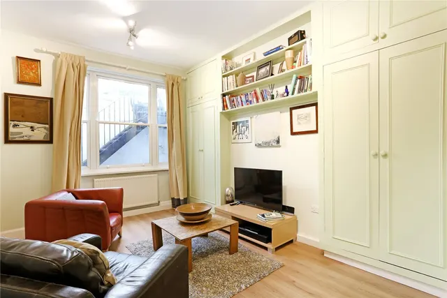 Alderney Street, London, SW1V, photo 1