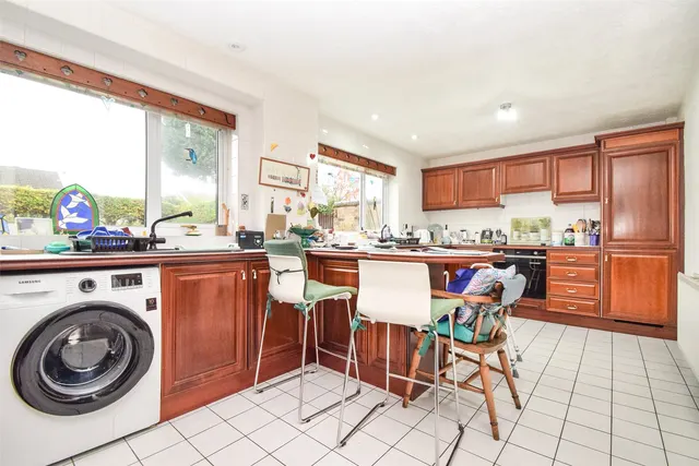 Photo 3 — Aylesham Way, Yateley, Hampshire, GU46 6NS