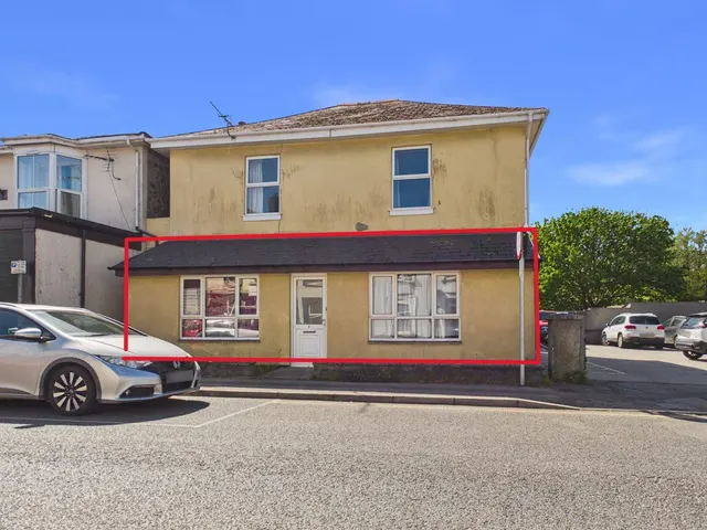 Basset Road, Camborne, photo 1