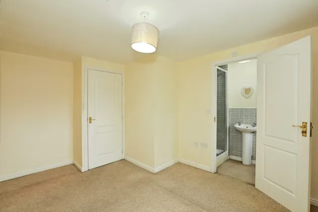Meadowsweet Close, Stoke-On-Trent, ST6, photo 3