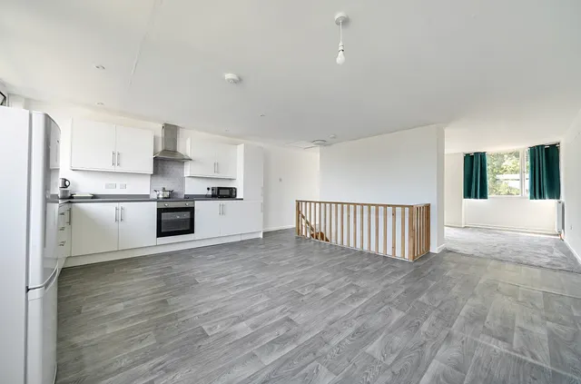 Photo 2 — Mounts Road, Greenhithe, DA9