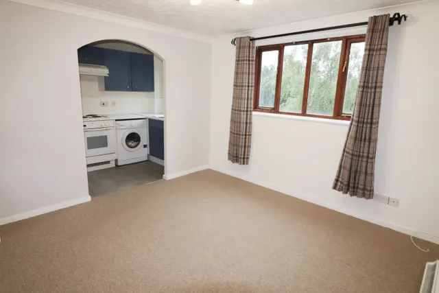 Robinia Close, Laindon, SS15, photo 2