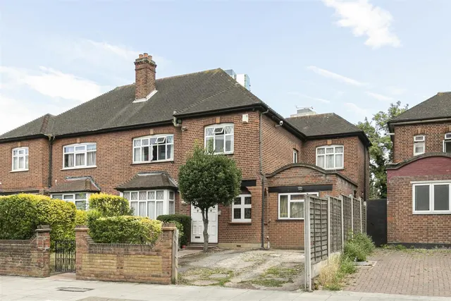 Woodberry Grove, London, N4, photo 1