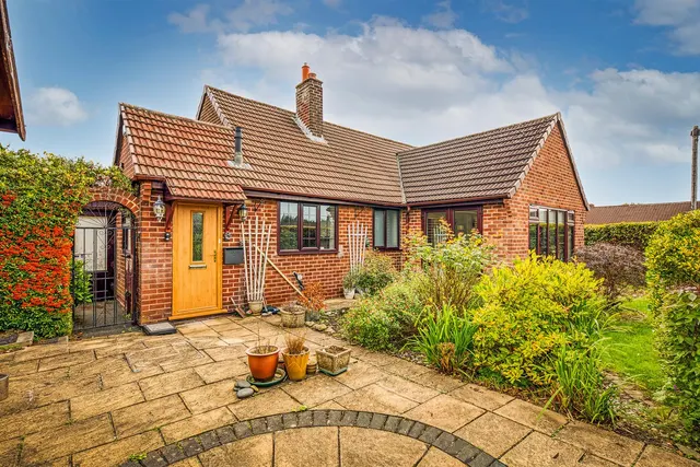 Bath Road, Mickleover, photo 1