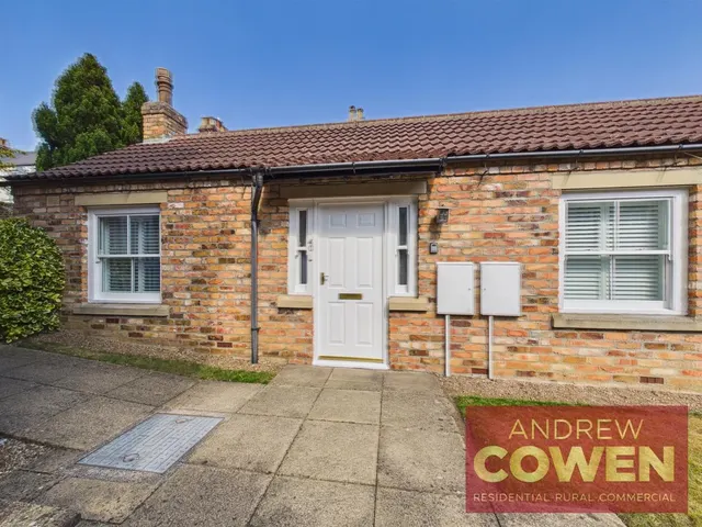 Strawberry Court, Scarborough YO12 5QU, photo 1