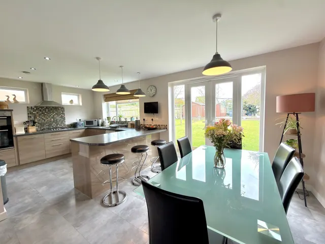Sutherland Way, Stamford, PE9, photo 3