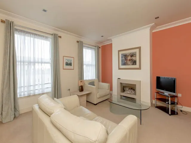 Photo 2 — St Vincent Place, New Town, Edinburgh, EH3 5BQ