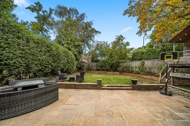 Murray Road, Ottershaw, KT16, photo 2